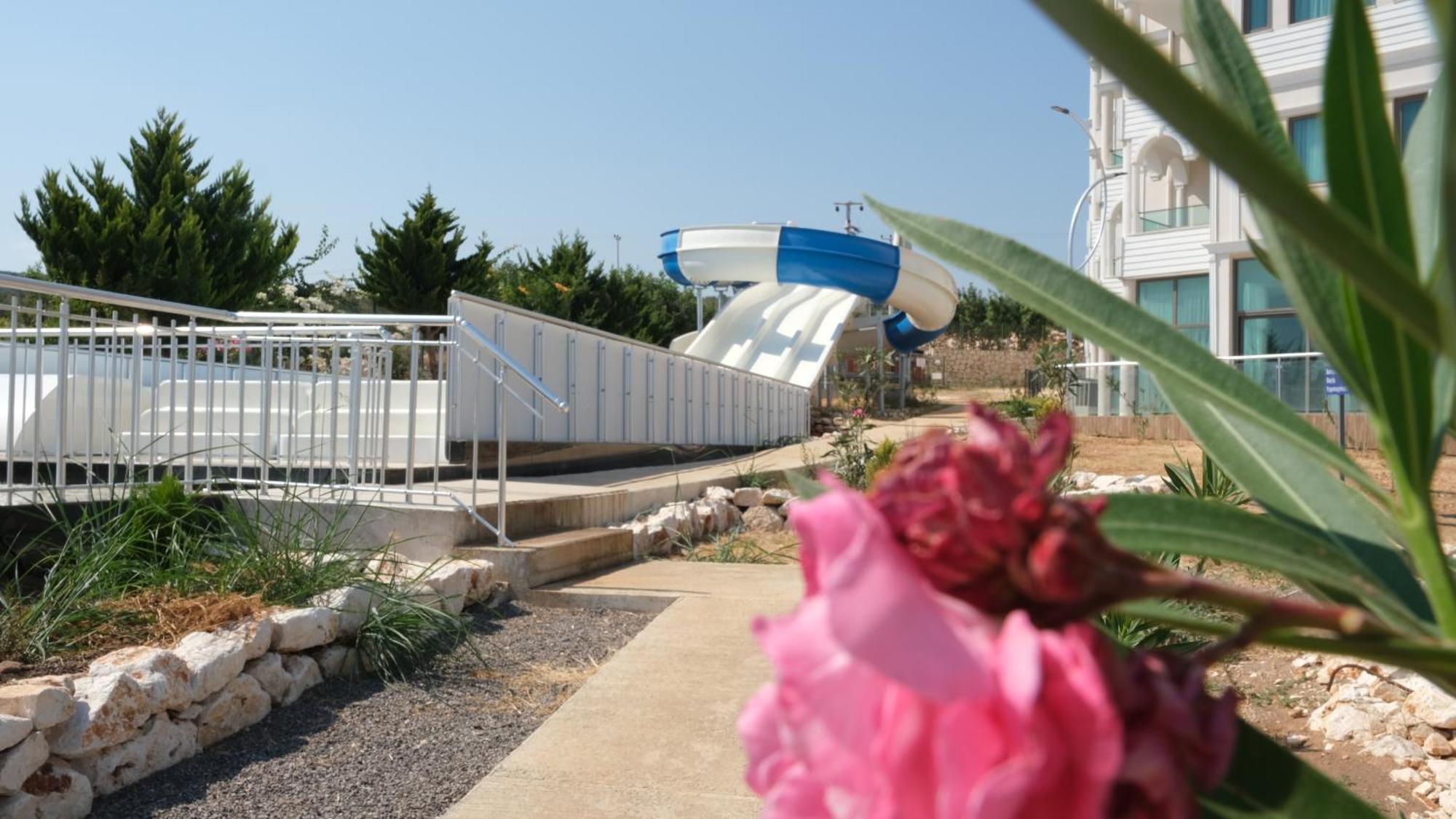Ramada Resort By Wyndham Kızkalesi Eksteriør billede